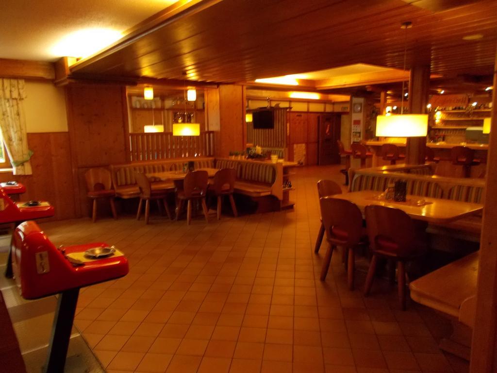 Gasthof Grillitsch Roesslwirt Obdach Extérieur photo